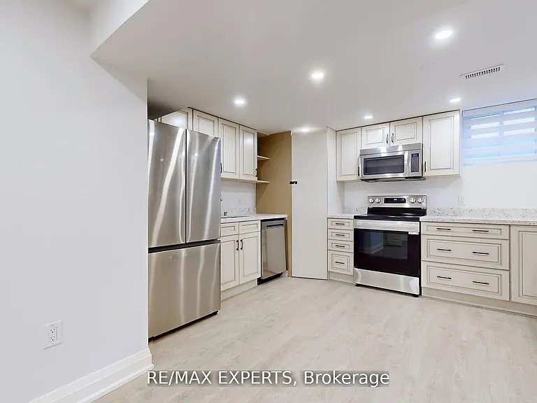 1097 Wildwood Dr #LOWER — Photo 6