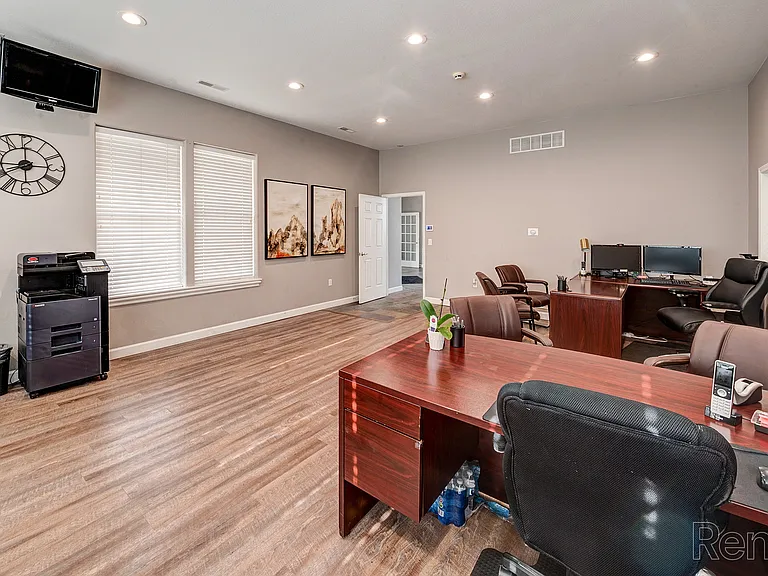 Ironwood Apartments and Townhomes — Photo 9