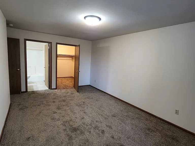 Badger Place Apartments — Photo 5