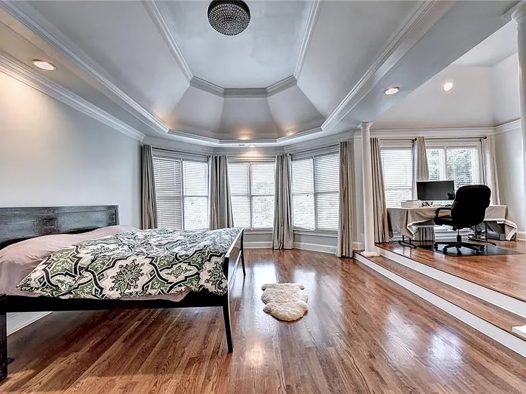 645 Falls Bay Ct — Photo 49