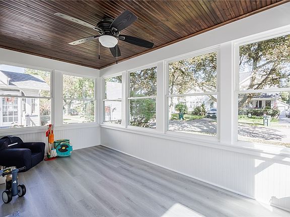 4th image of 189 Merwin Ave