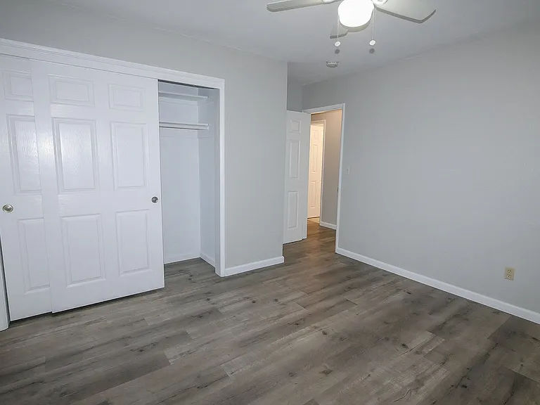 1050 Hornblend St — Photo 18