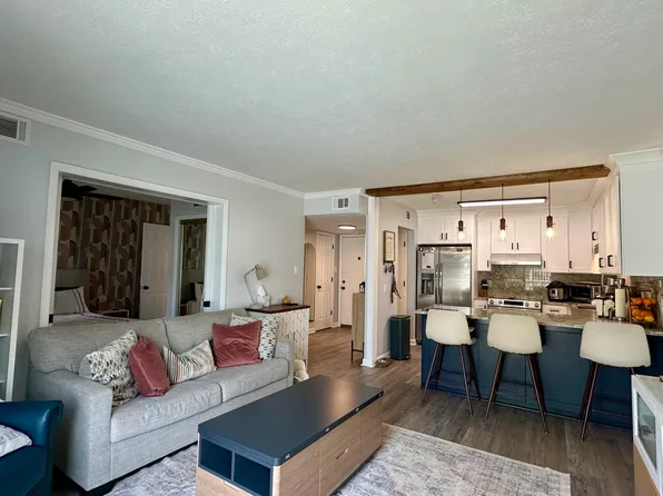 1935 Gardiner Ln APT J144, Louisville, KY 40205