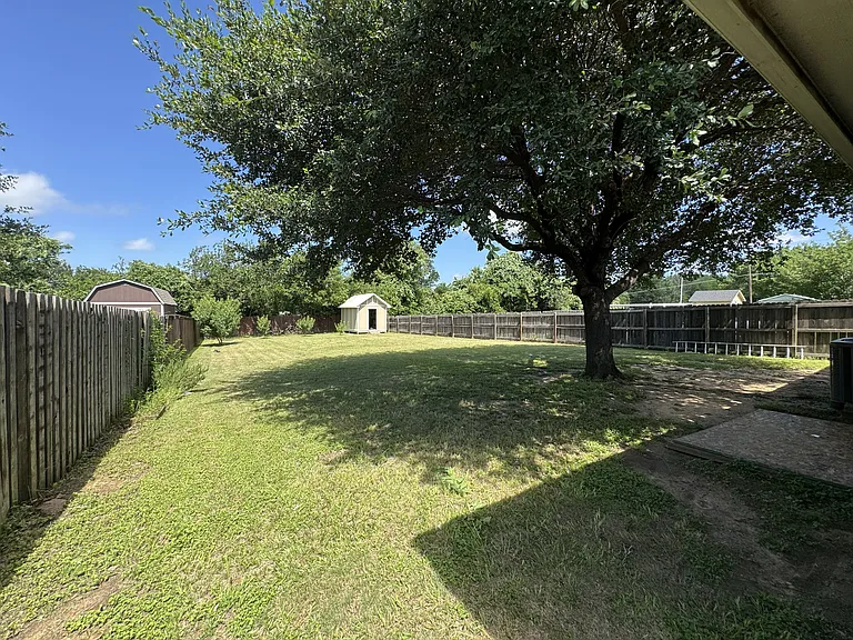 515 Haymarket Dr — Photo 13