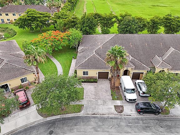 5th image of 3332 NE 11th Dr