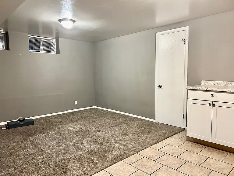 180 E 2230 N #6 — Photo 4