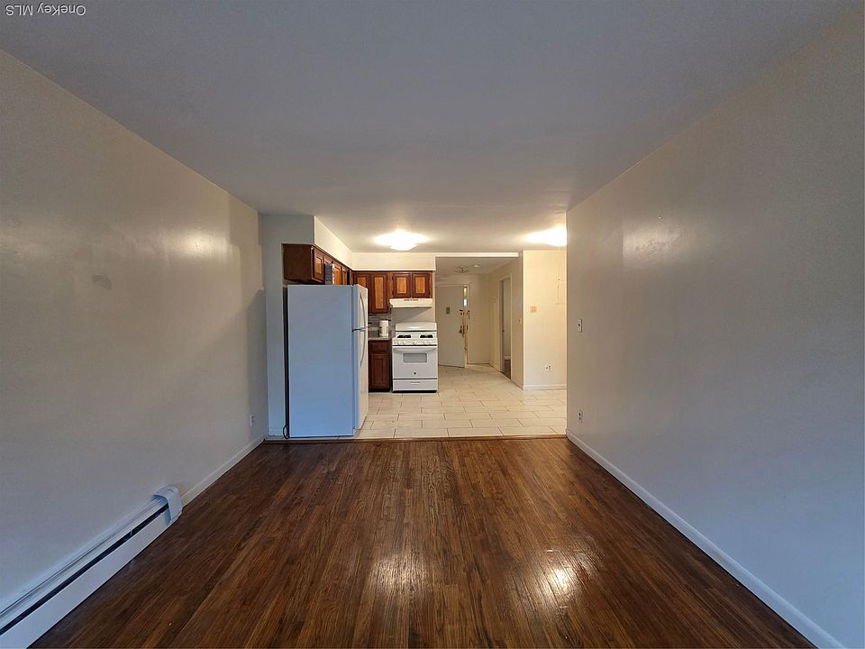 1st image of 3005 Ely Ave