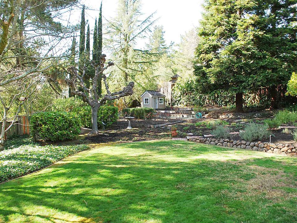 2nd image of 2647 Roundhill Dr