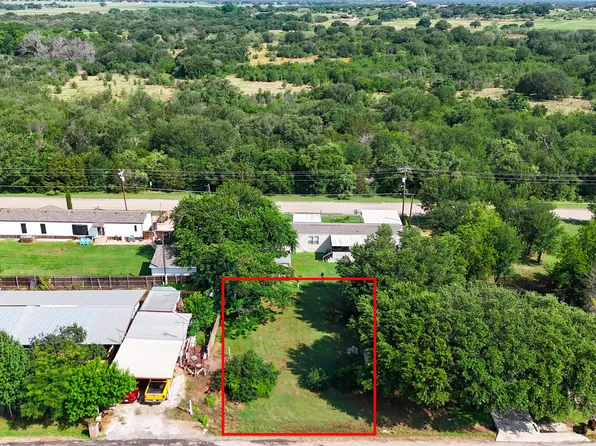 218 Blue Bird Ct, Granbury, TX 76049