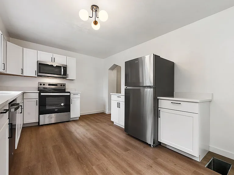 359 W 13th Ave — Photo 12