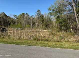 196 Vacation Ln, Waveland, MS 39576