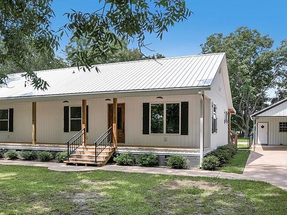2nd image of 2076 Calhoun Dr