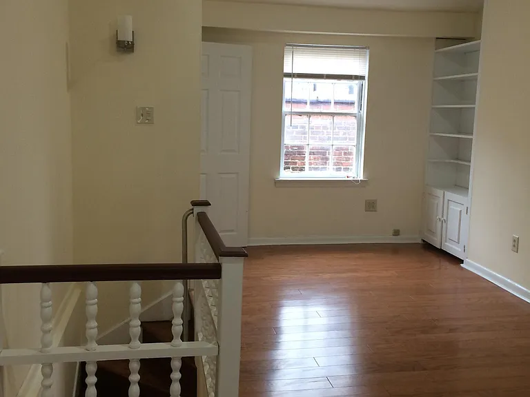 212 N Clarion St — Photo 10