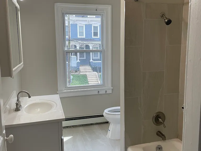 811 Ferry St #2 — Photo 9