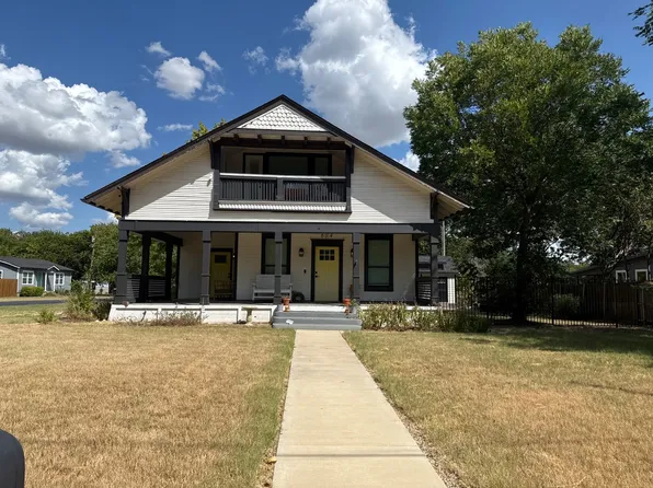 604 Williams St, Waxahachie, TX 75165