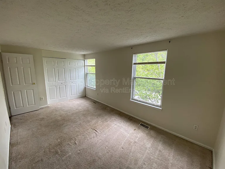 4749 Hedrick Ln — Photo 11