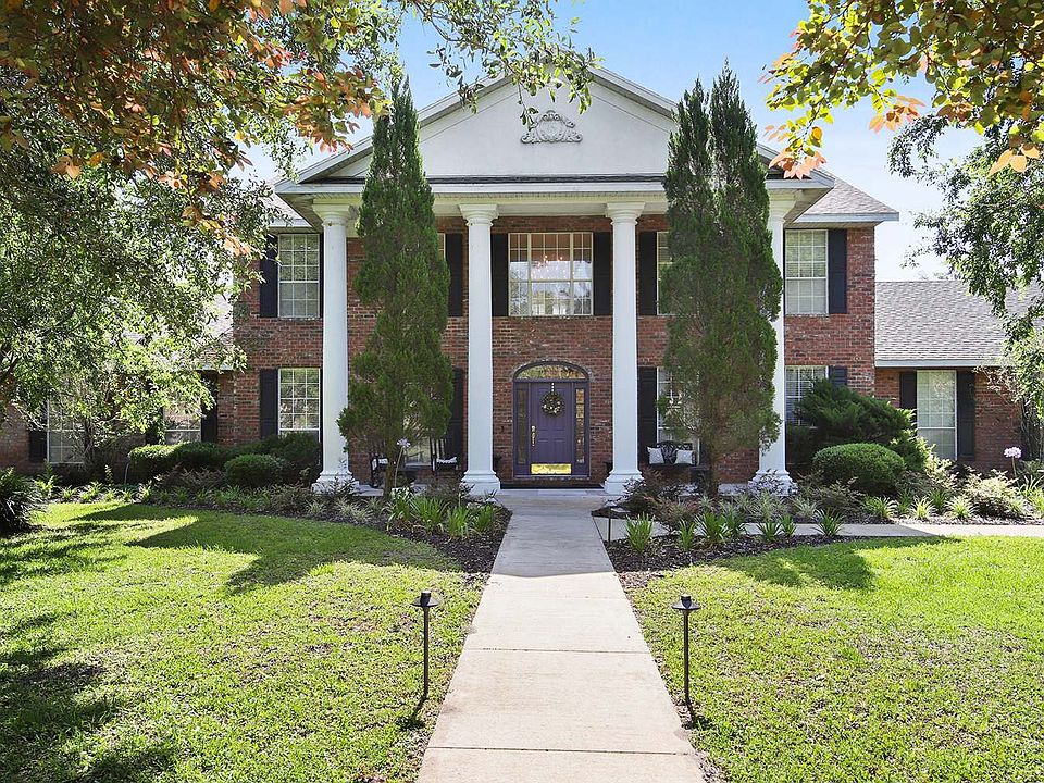 1st image of 193 NW Cypress Cove Dr