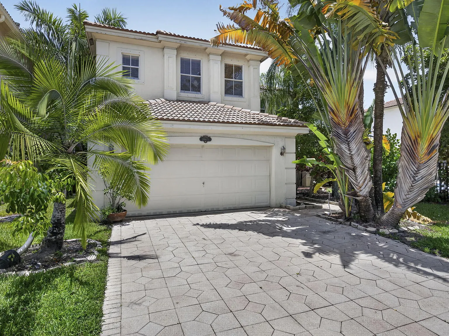 4 bed, 4.5 bath, 2811 sqft, $4,000 — Photo 1