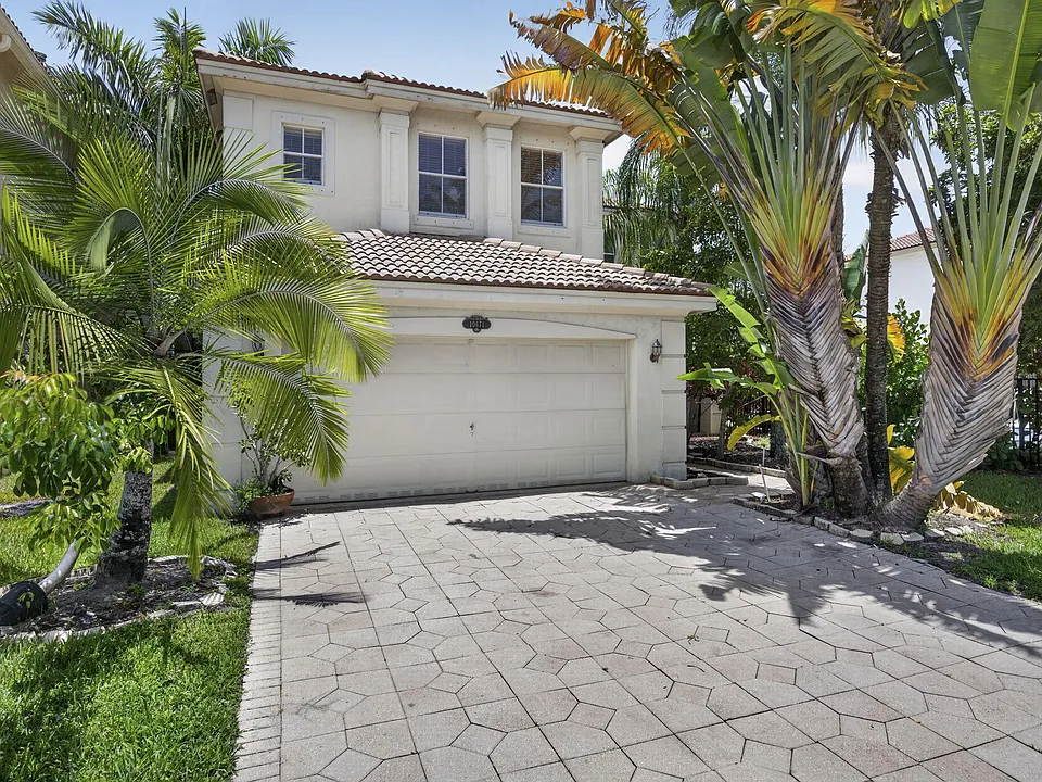 10671 Old Hammock Way