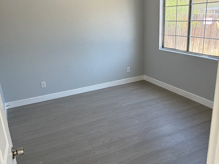 2763 Pleasant St #B — Photo 5
