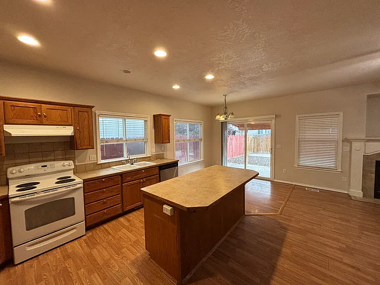 kitchen and dinning room