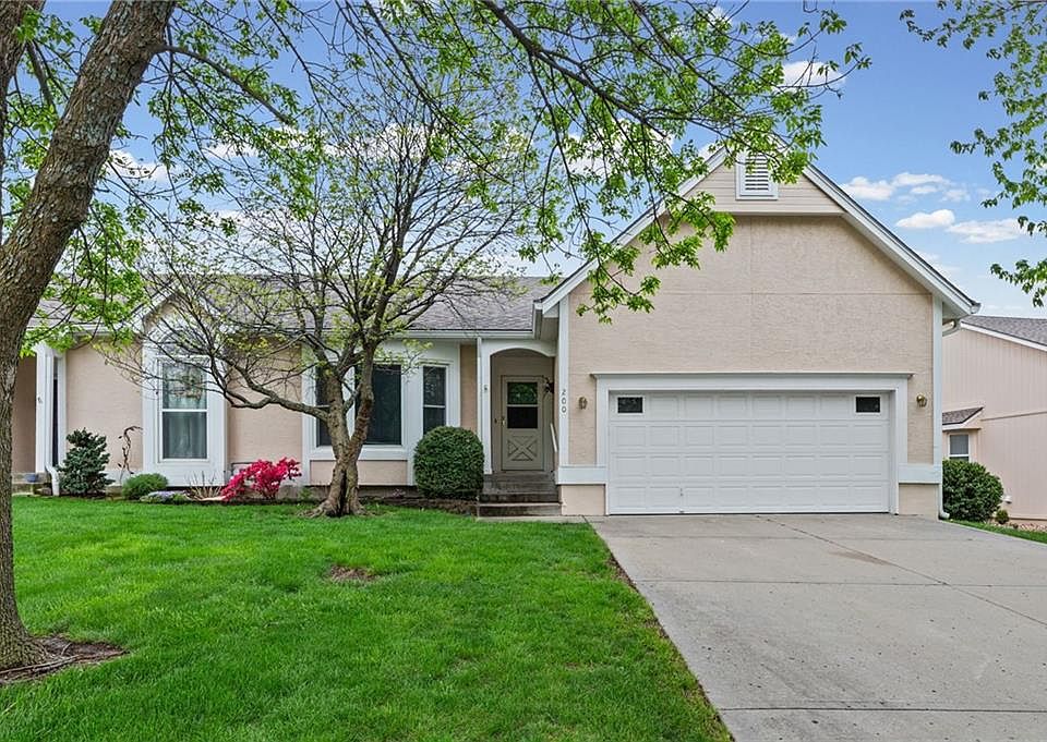 1st image of 200 SE Ridgeview Dr
