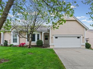 200 SE Ridgeview Dr, Lees Summit, MO 64063