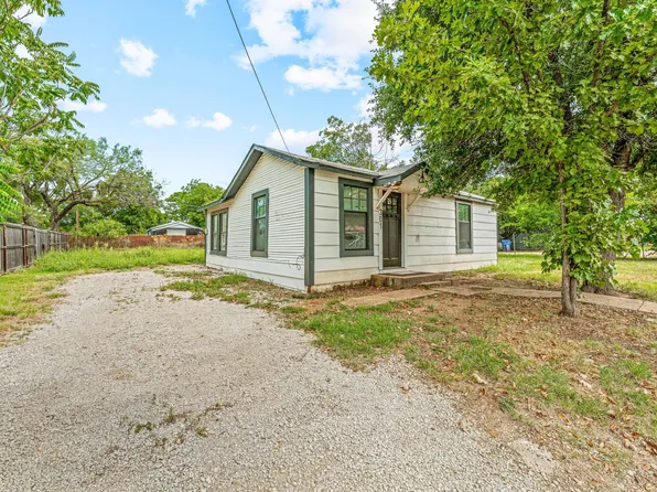 301 Gleese St, Graham, TX 76450