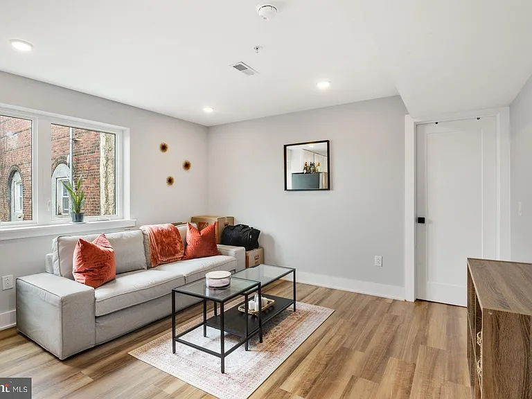 3965 Lancaster Ave #204 — Photo 2