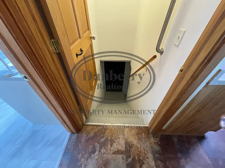 109 S Main St — Photo 22