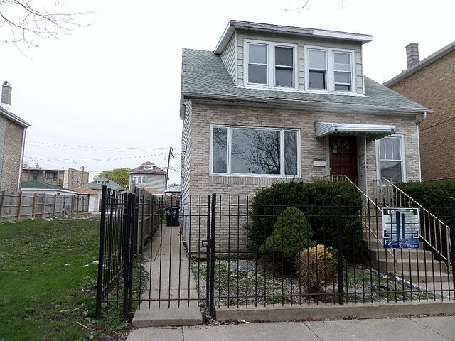 1st image of 2322 N Moody Ave