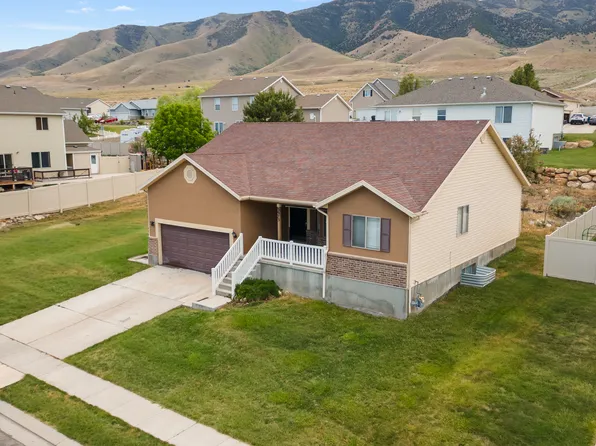 3973 S Lake Vista Dr, Saratoga Springs, UT 84045