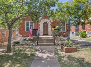 326 Geneva Dr, Saint Louis, MO