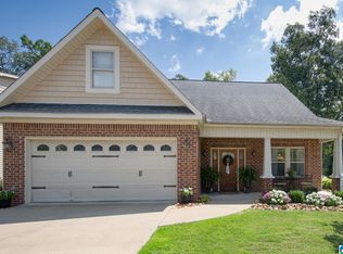 3 Cobblestone Dr, Anniston, AL 36207