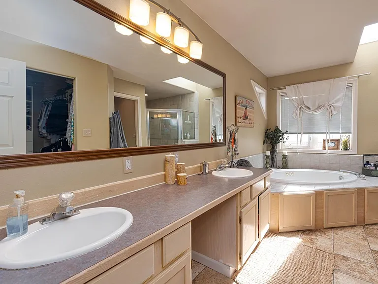 1480 Cresthaven Dr — Photo 32