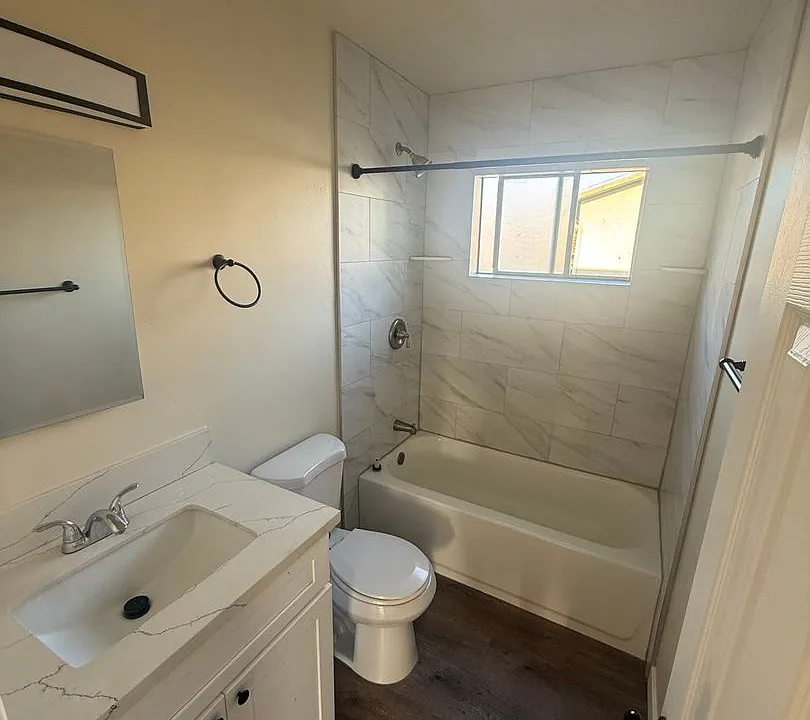 8104-8108 Golden Ave