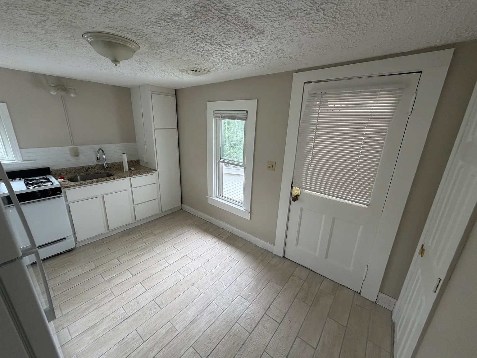 2 bed, 900 sqft, $1,750 — Photo 4