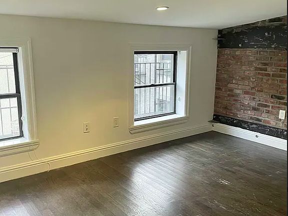 4th image of 82 2nd Ave APT 4