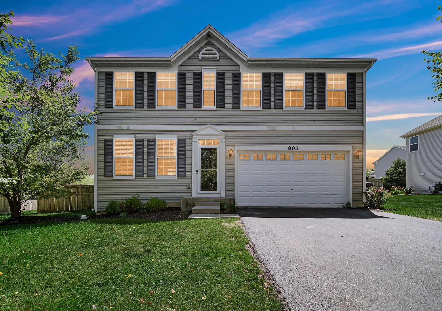 3 bed, 4.0 bath, 2485 sqft, $3,495 — Photo 2