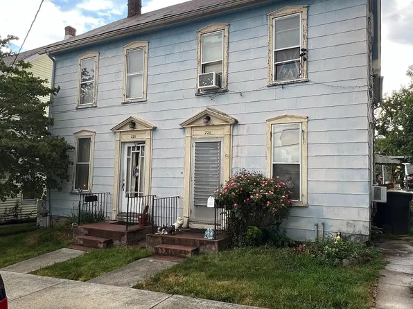 231 W North St, Waynesboro, PA 17268