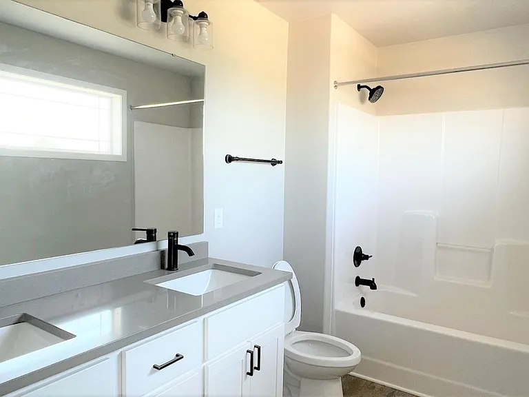 800 Cathy Dr W — Photo 15