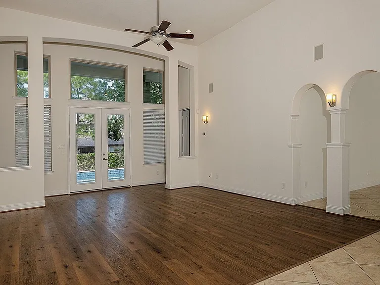 46 Caprice Bend Pl — Photo 28
