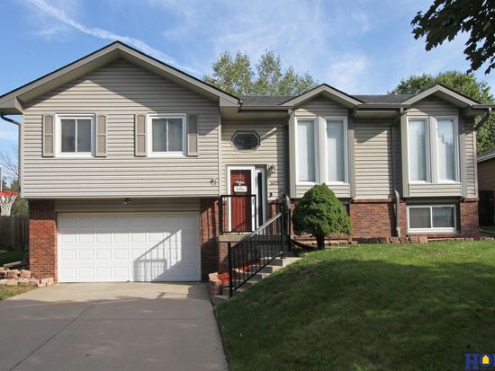 8012 Meredeth St, Lincoln, NE 68506