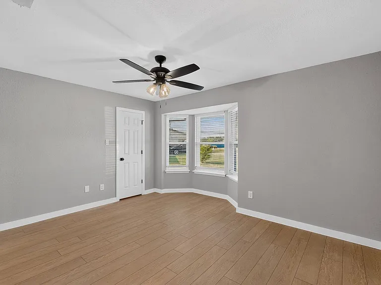 6708 Johnnie Ct — Photo 32