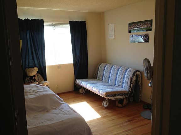 4th image of 1389 Petal Way