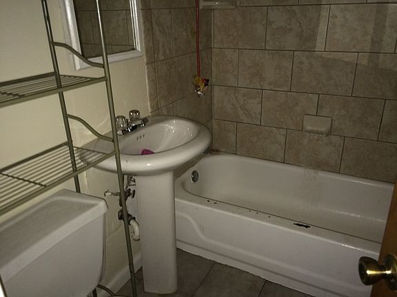 2nd image of 818 Campbell Ave