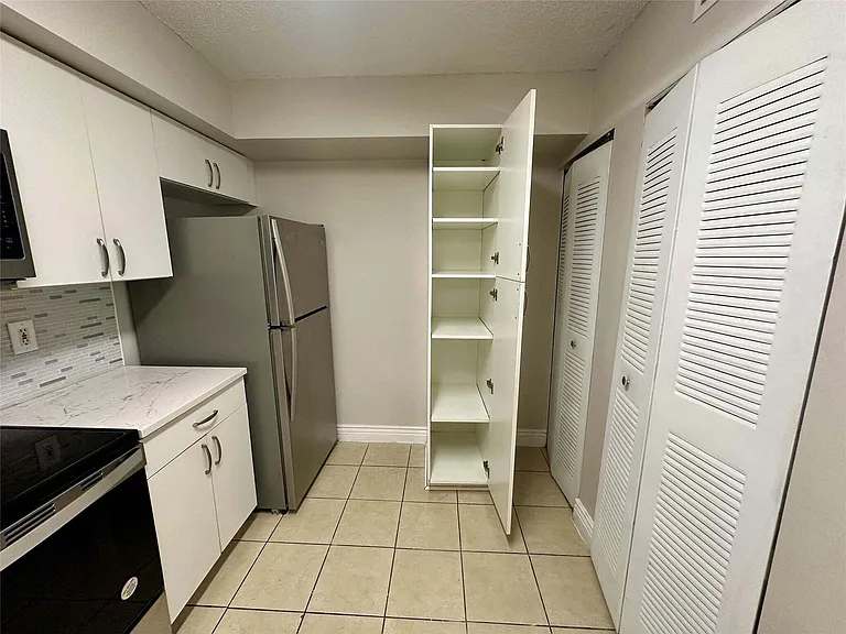 5701 Riverside Dr #205B6 — Photo 5