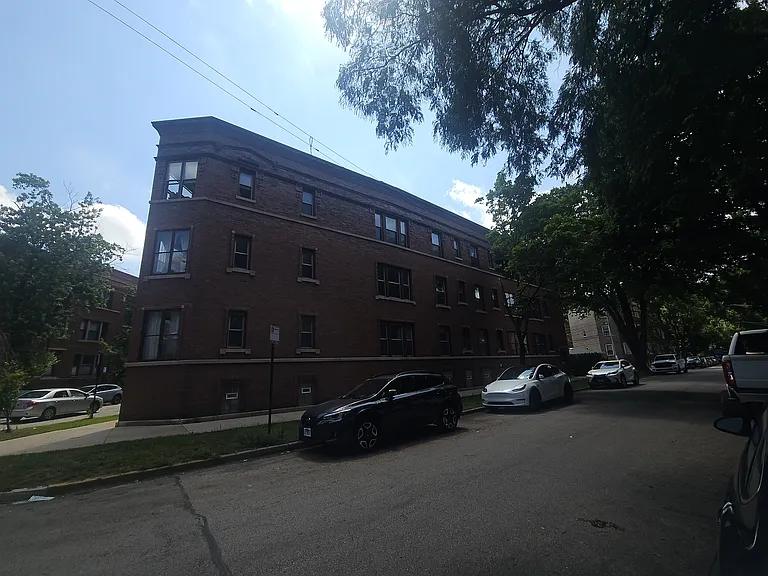 5825 N Wayne Ave #2S — Photo 1