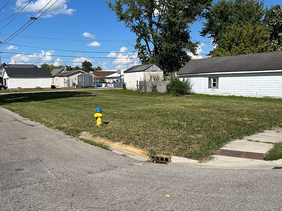 2nd image of 800 W Laurel St