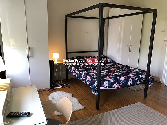 323 Beacon #8 Boston - Back Bay Unit Photo 4